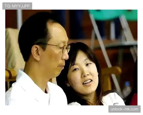 伏明霞一出场,奢华生活细节比明星还会藏,谁能想到她私下这么... 伏明霞一出场,奢华生活细节比明星还会藏,谁能想到她私下这么...